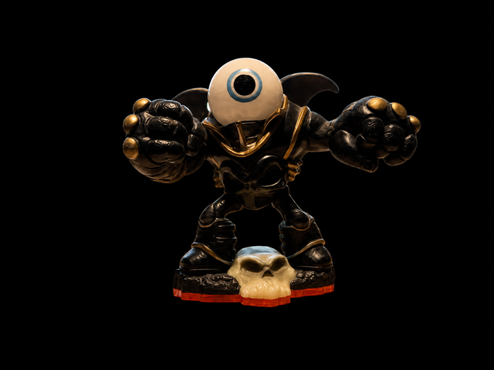 Eye-Brawl